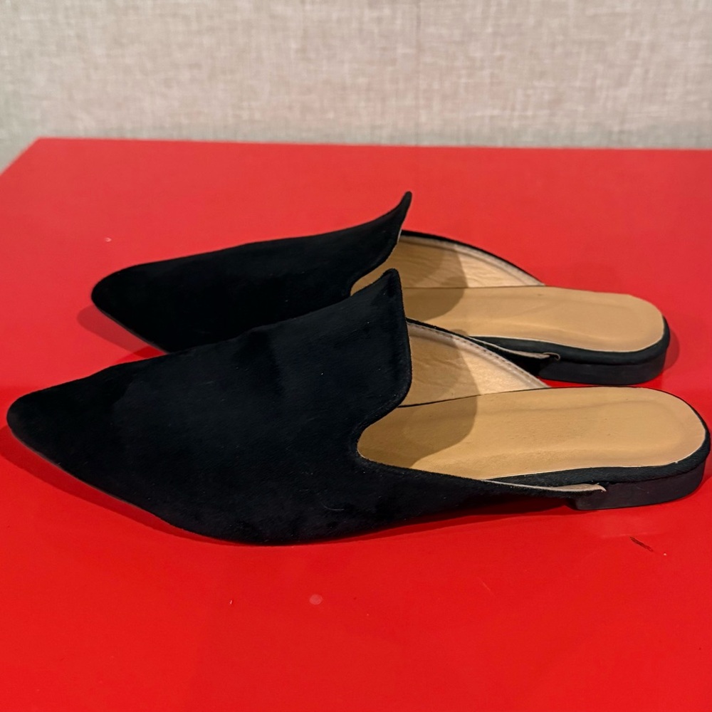 Chic Black Women's‎ Mules - Picture 2 of 4